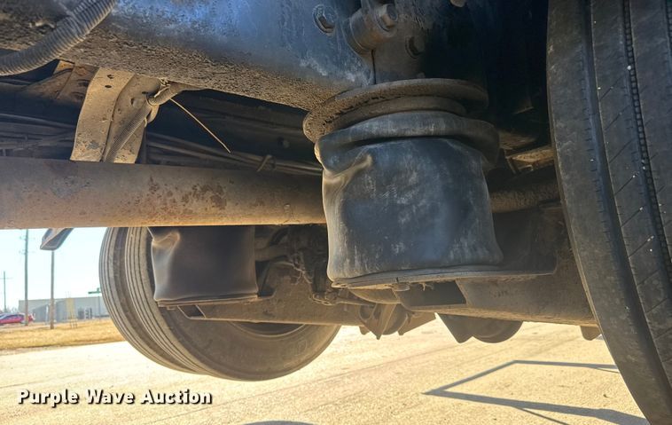 image for item ET4494 2002 Mack RB688S hydrovac truck