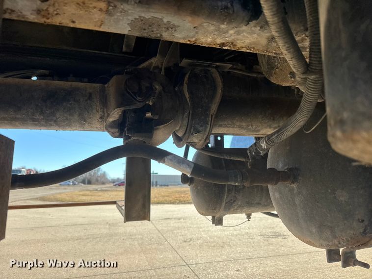 image for item ET4494 2002 Mack RB688S hydrovac truck