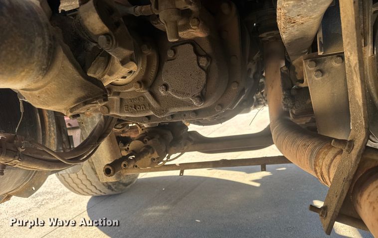 image for item ET4494 2002 Mack RB688S hydrovac truck