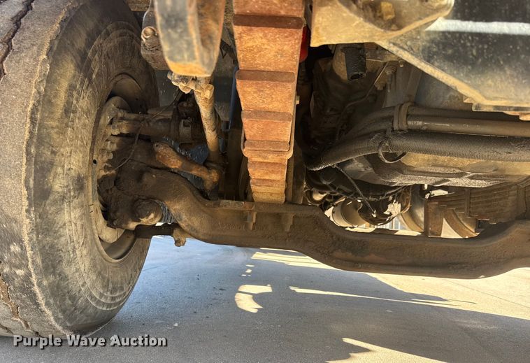 image for item ET4494 2002 Mack RB688S hydrovac truck