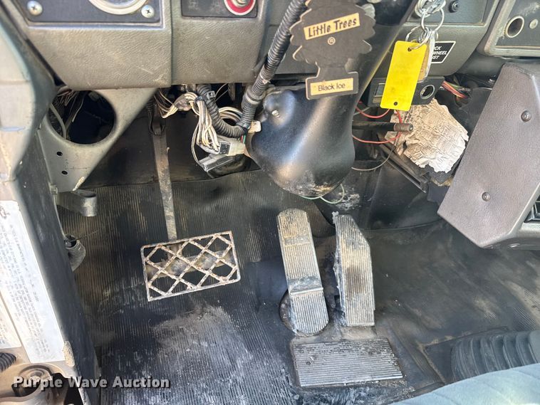 image for item ET4494 2002 Mack RB688S hydrovac truck