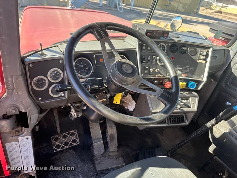 image for item ET4494 2002 Mack RB688S hydrovac truck