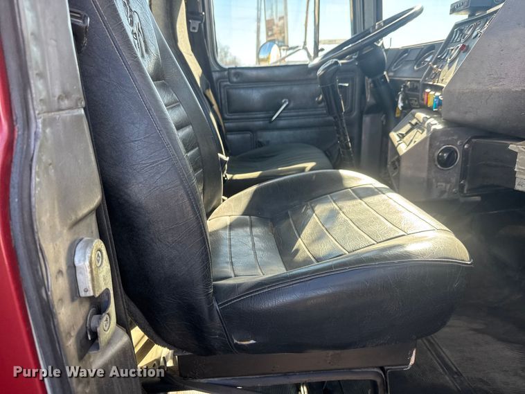 image for item ET4494 2002 Mack RB688S hydrovac truck