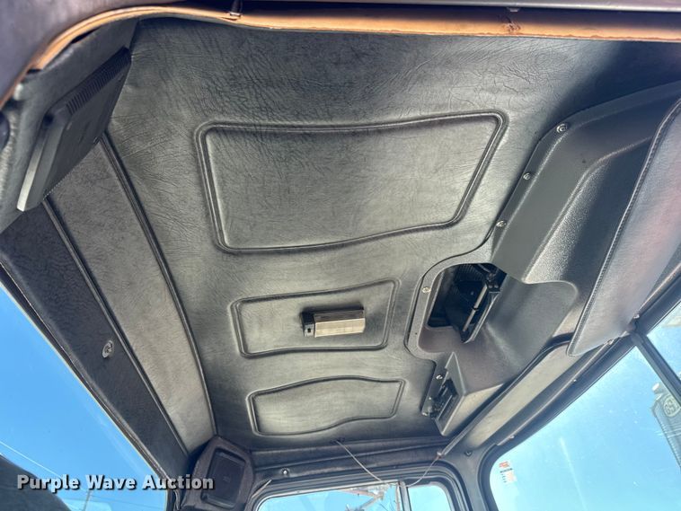 image for item ET4494 2002 Mack RB688S hydrovac truck