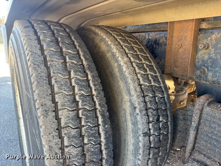 image for item ET4494 2002 Mack RB688S hydrovac truck