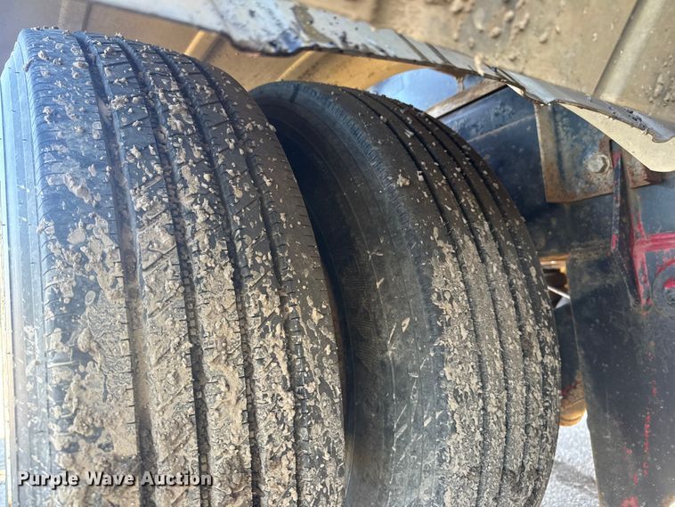 image for item ET4494 2002 Mack RB688S hydrovac truck