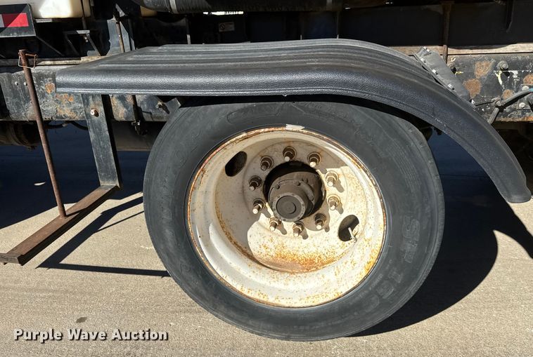 image for item ET4494 2002 Mack RB688S hydrovac truck