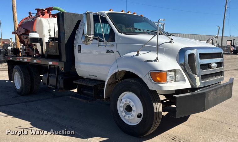 image for item ET4496 2008 Ford F750 Super Duty XL  flatbed truck with vacuum excavator