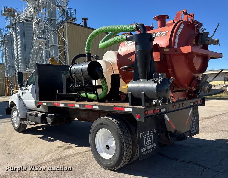 image for item ET4496 2008 Ford F750 Super Duty XL  flatbed truck with vacuum excavator