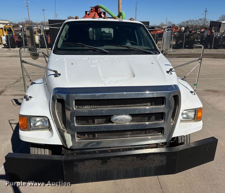 image for item ET4496 2008 Ford F750 Super Duty XL  flatbed truck with vacuum excavator