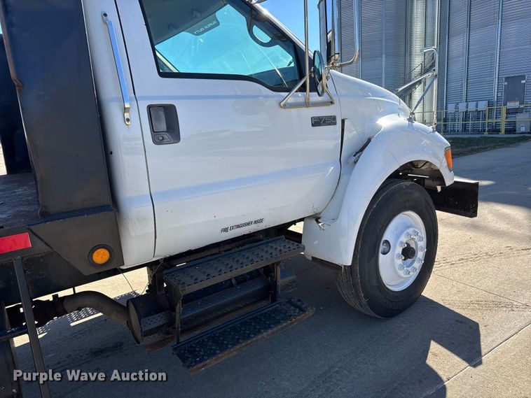 image for item ET4496 2008 Ford F750 Super Duty XL  flatbed truck with vacuum excavator