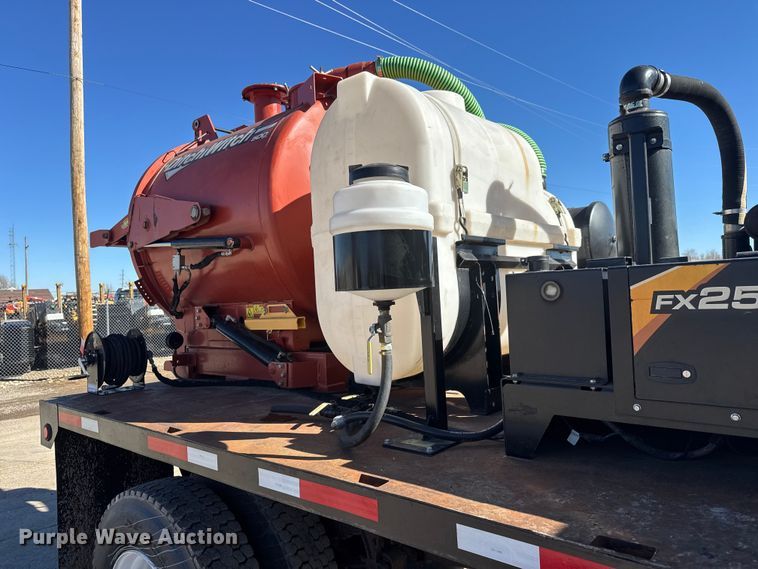 image for item ET4496 2008 Ford F750 Super Duty XL  flatbed truck with vacuum excavator