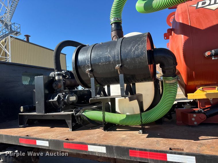 image for item ET4496 2008 Ford F750 Super Duty XL  flatbed truck with vacuum excavator