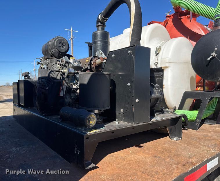 image for item ET4496 2008 Ford F750 Super Duty XL  flatbed truck with vacuum excavator