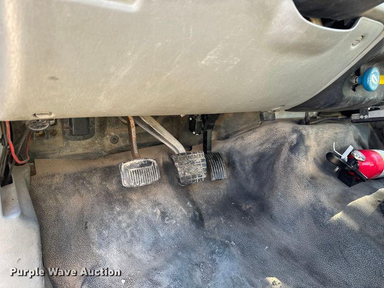 image for item ET4496 2008 Ford F750 Super Duty XL  flatbed truck with vacuum excavator