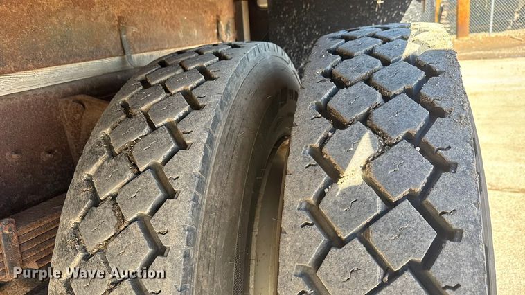 image for item ET4496 2008 Ford F750 Super Duty XL  flatbed truck with vacuum excavator