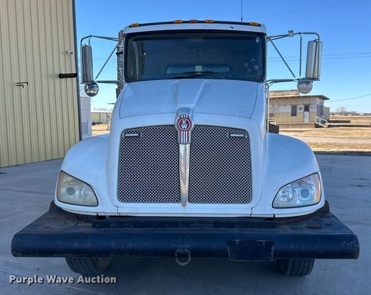 image for item ET4497 2009 Kenworth T270 flatbed truck with vacuum excavator