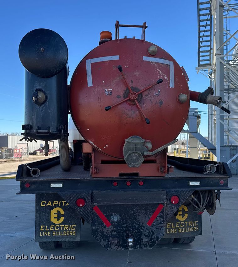 image for item ET4497 2009 Kenworth T270 flatbed truck with vacuum excavator