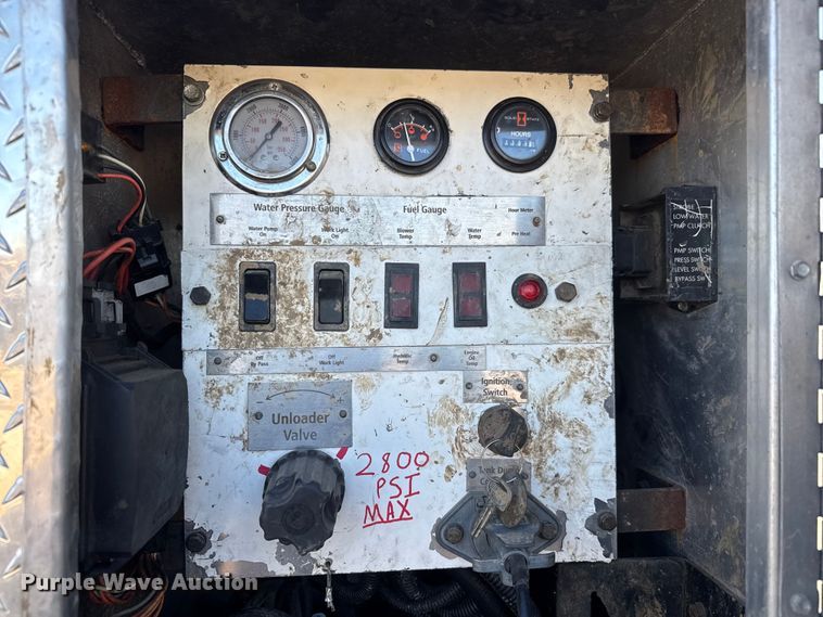 image for item ET4497 2009 Kenworth T270 flatbed truck with vacuum excavator