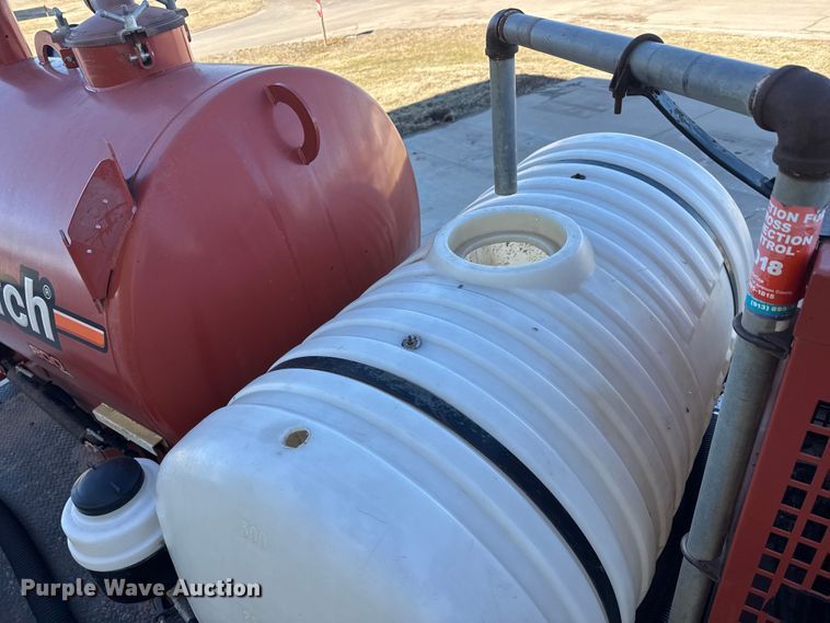 image for item ET4497 2009 Kenworth T270 flatbed truck with vacuum excavator