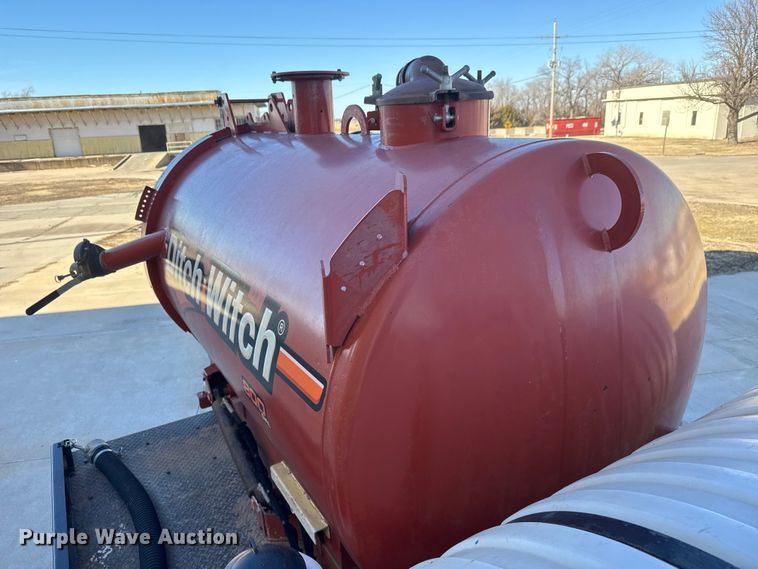 image for item ET4497 2009 Kenworth T270 flatbed truck with vacuum excavator