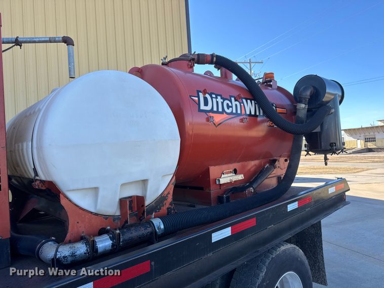 image for item ET4497 2009 Kenworth T270 flatbed truck with vacuum excavator