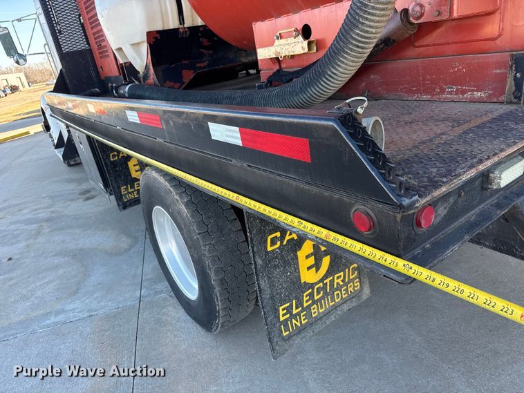 image for item ET4497 2009 Kenworth T270 flatbed truck with vacuum excavator