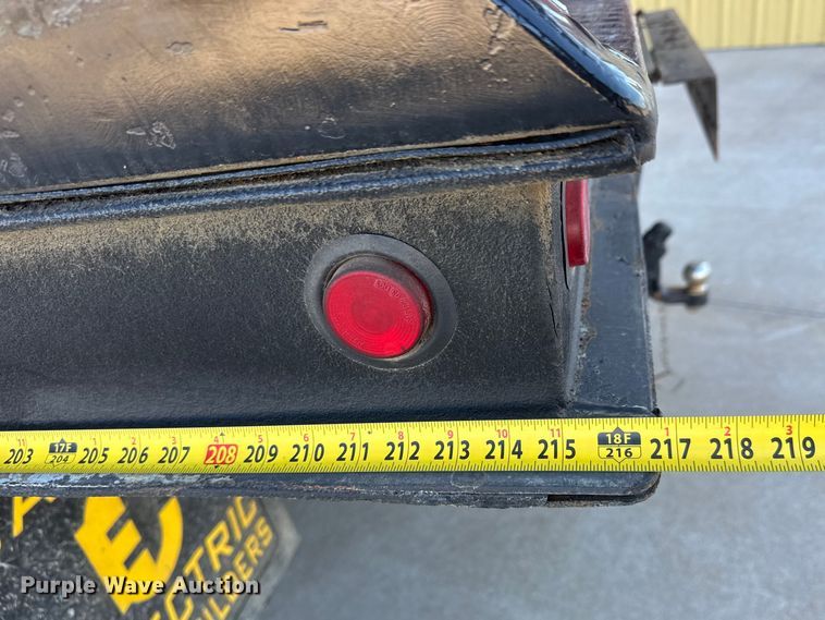 image for item ET4497 2009 Kenworth T270 flatbed truck with vacuum excavator