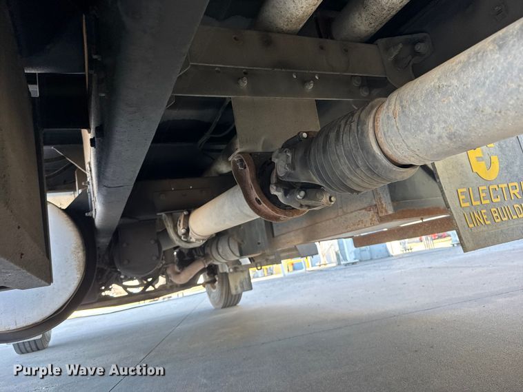 image for item ET4497 2009 Kenworth T270 flatbed truck with vacuum excavator