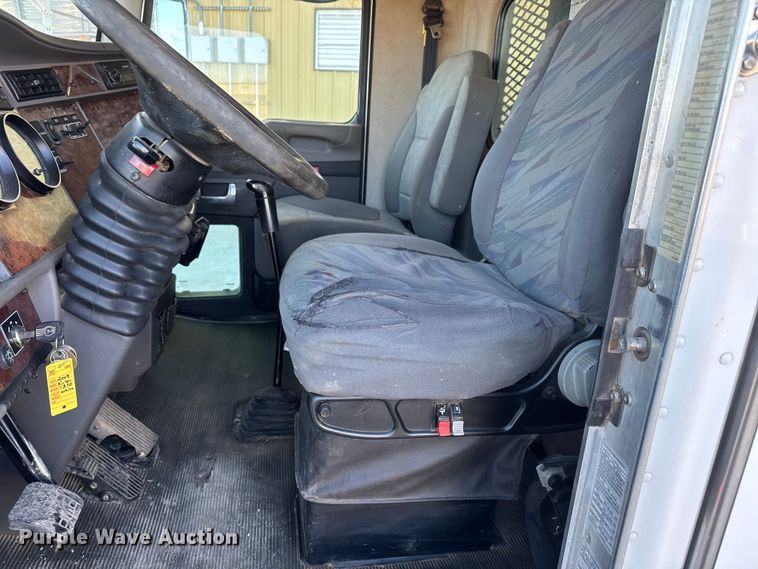 image for item ET4497 2009 Kenworth T270 flatbed truck with vacuum excavator