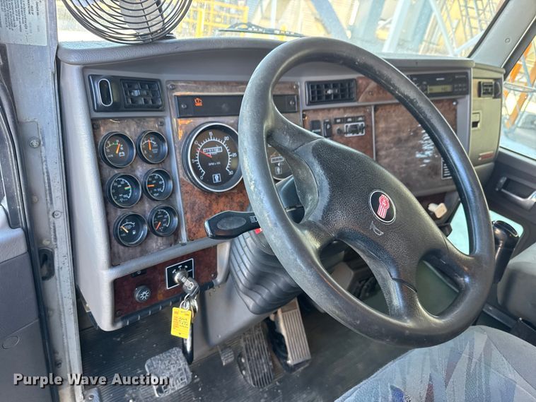 image for item ET4497 2009 Kenworth T270 flatbed truck with vacuum excavator