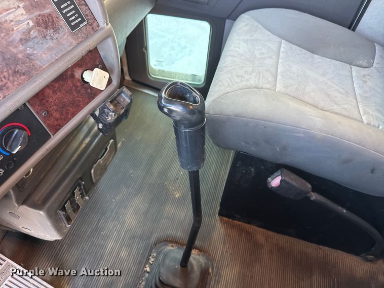 image for item ET4497 2009 Kenworth T270 flatbed truck with vacuum excavator