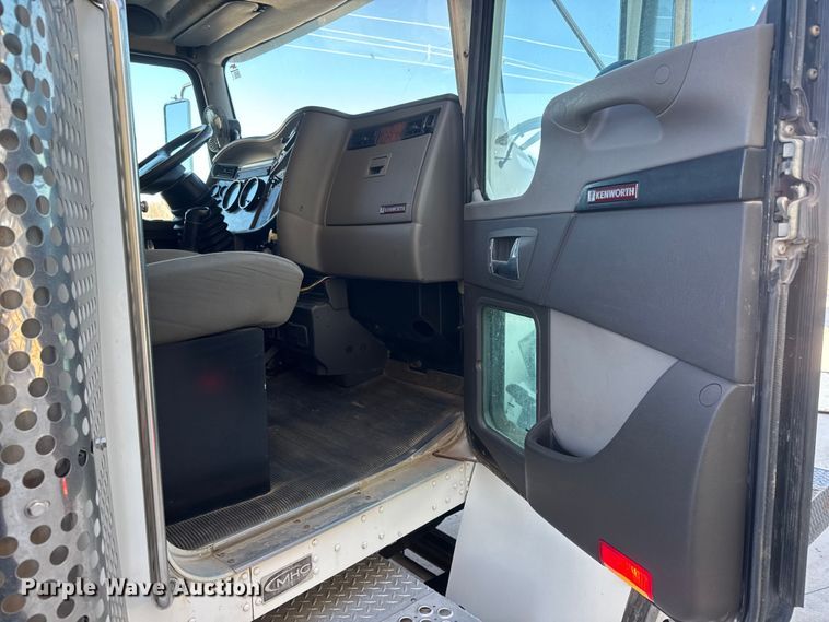 image for item ET4497 2009 Kenworth T270 flatbed truck with vacuum excavator