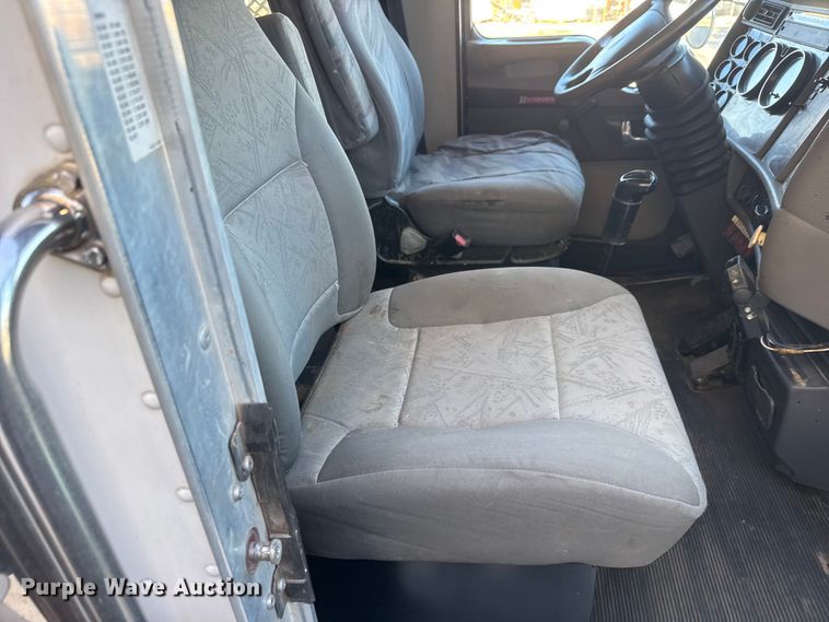 image for item ET4497 2009 Kenworth T270 flatbed truck with vacuum excavator