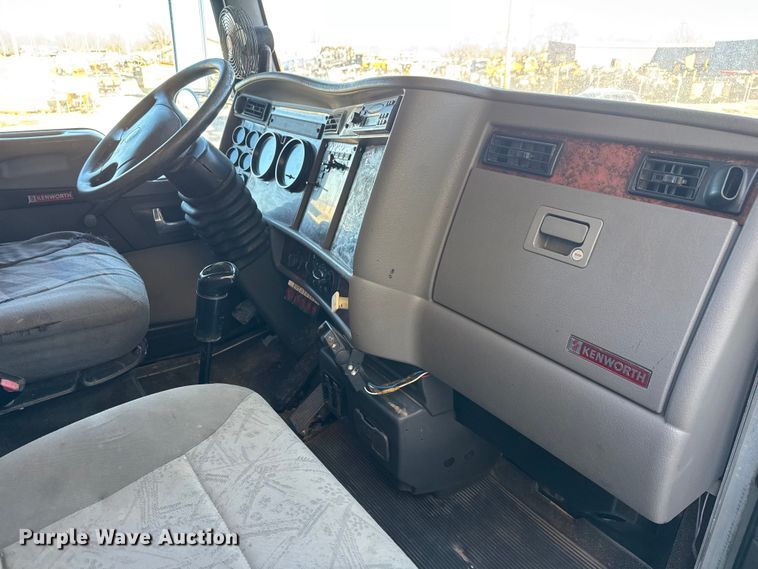 image for item ET4497 2009 Kenworth T270 flatbed truck with vacuum excavator