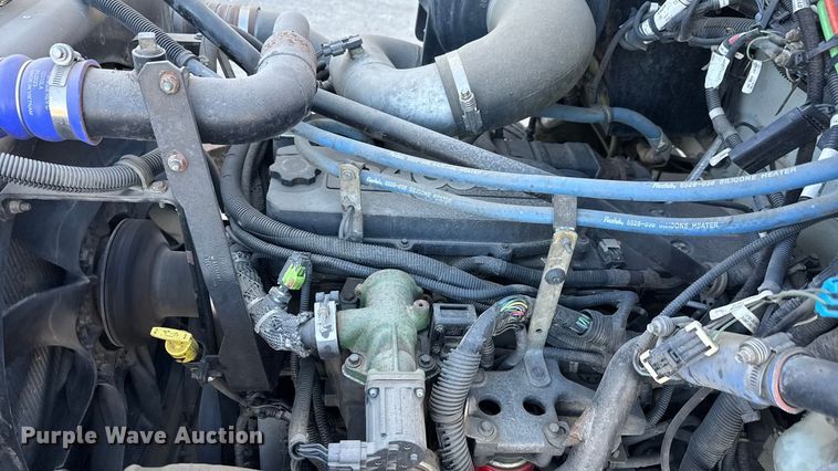 image for item ET4497 2009 Kenworth T270 flatbed truck with vacuum excavator