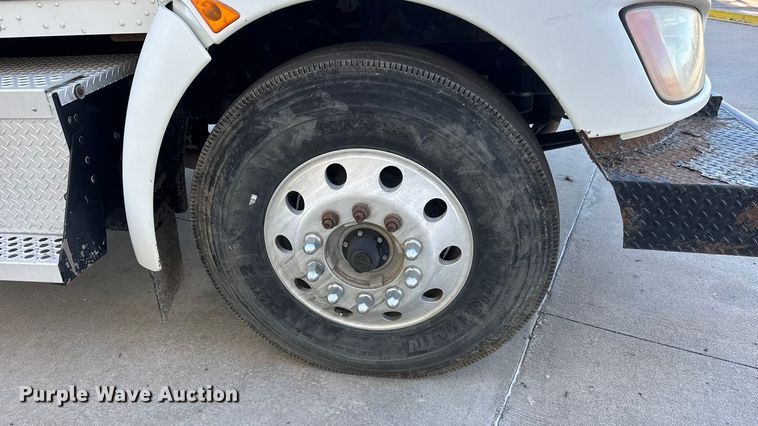 image for item ET4497 2009 Kenworth T270 flatbed truck with vacuum excavator