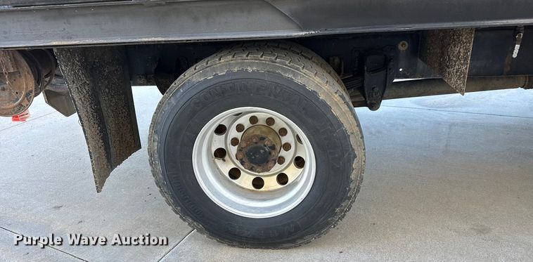 image for item ET4497 2009 Kenworth T270 flatbed truck with vacuum excavator