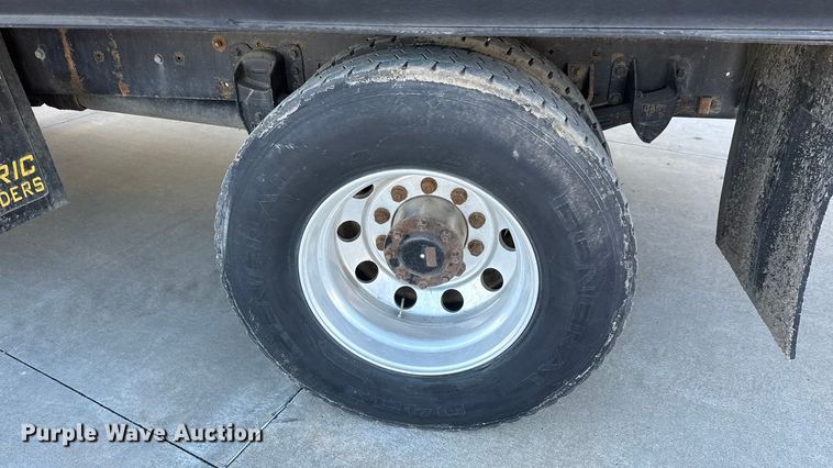 image for item ET4497 2009 Kenworth T270 flatbed truck with vacuum excavator