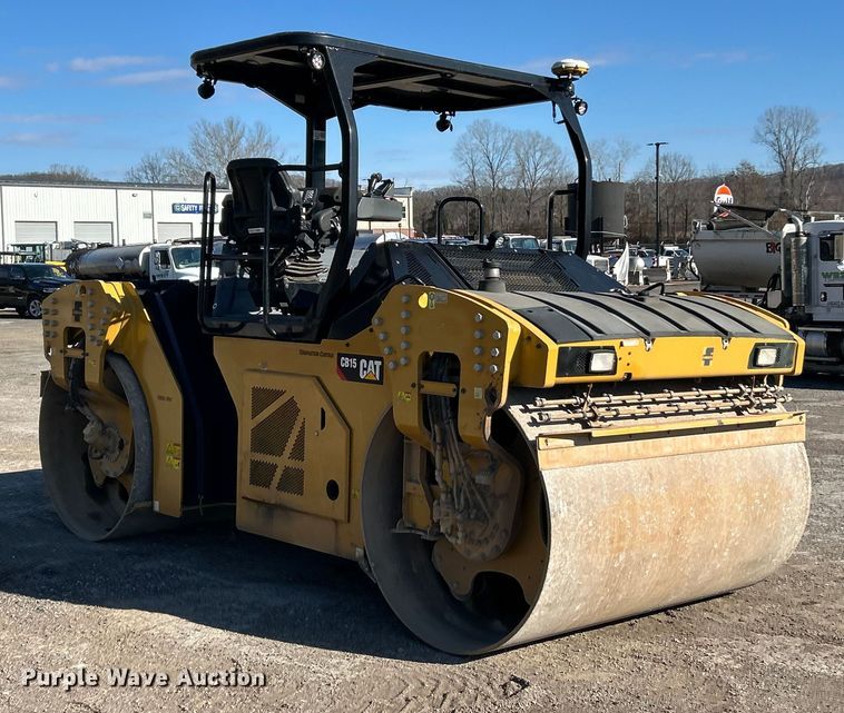 image for item ET6894 2018 Caterpillar CB15 double drum vibratory roller