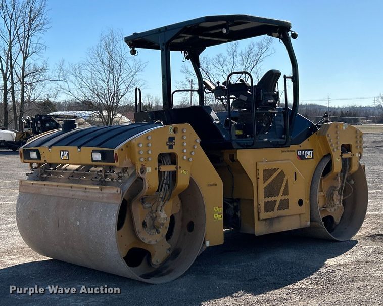 image for item ET6894 2018 Caterpillar CB15 double drum vibratory roller