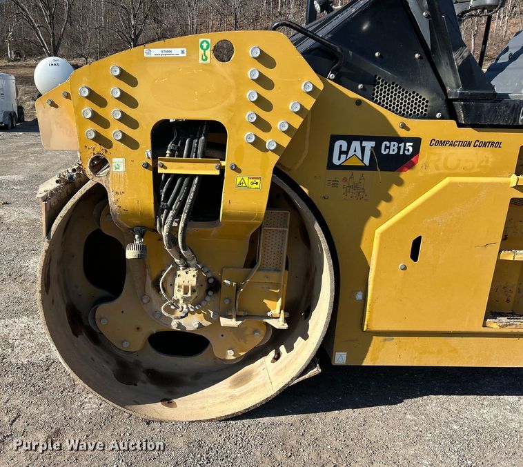 image for item ET6894 2018 Caterpillar CB15 double drum vibratory roller