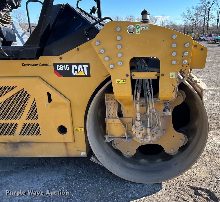 image for item ET6894 2018 Caterpillar CB15 double drum vibratory roller