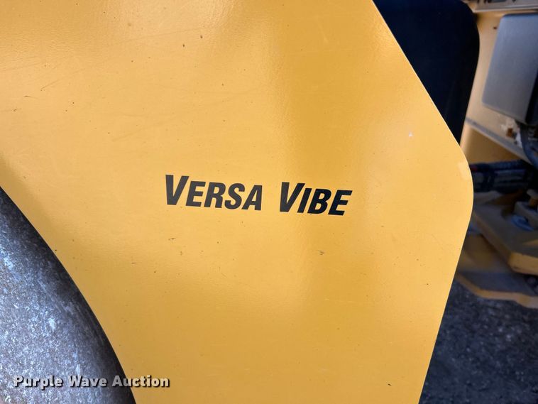 image for item ET6894 2018 Caterpillar CB15 double drum vibratory roller