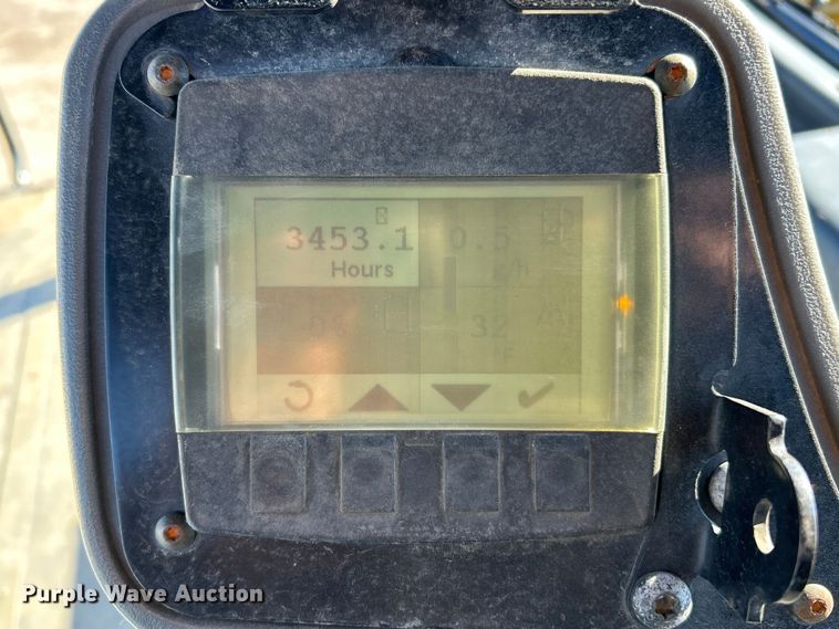 image for item ET6894 2018 Caterpillar CB15 double drum vibratory roller