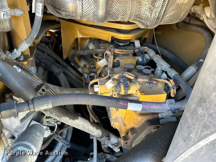 image for item ET6894 2018 Caterpillar CB15 double drum vibratory roller