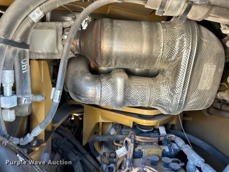 image for item ET6894 2018 Caterpillar CB15 double drum vibratory roller