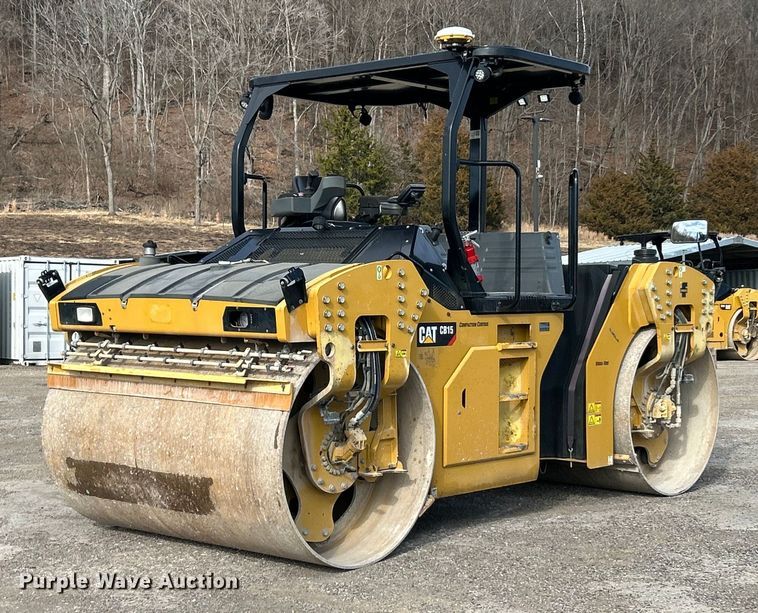 image for item ET6895 2018 Caterpillar CB15 double drum vibratory roller