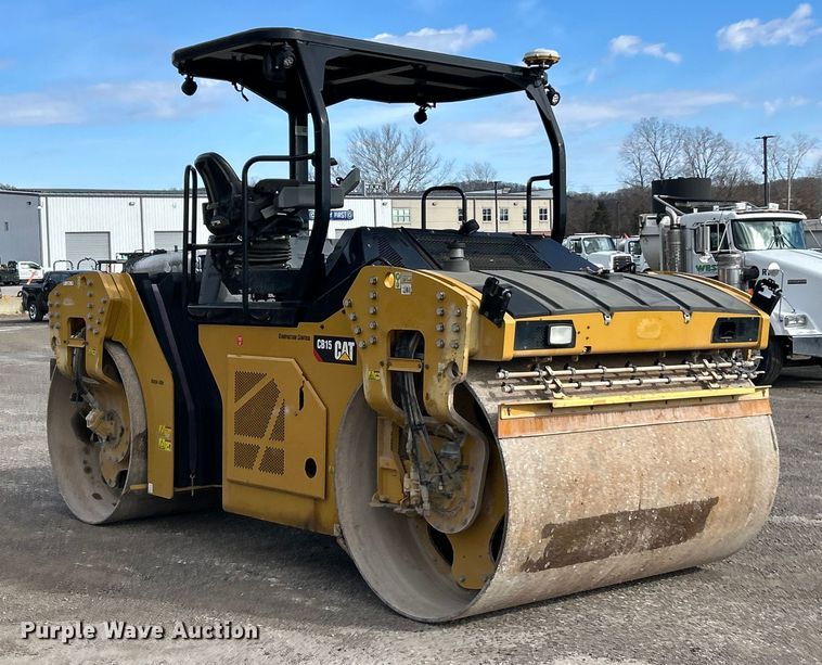 image for item ET6895 2018 Caterpillar CB15 double drum vibratory roller