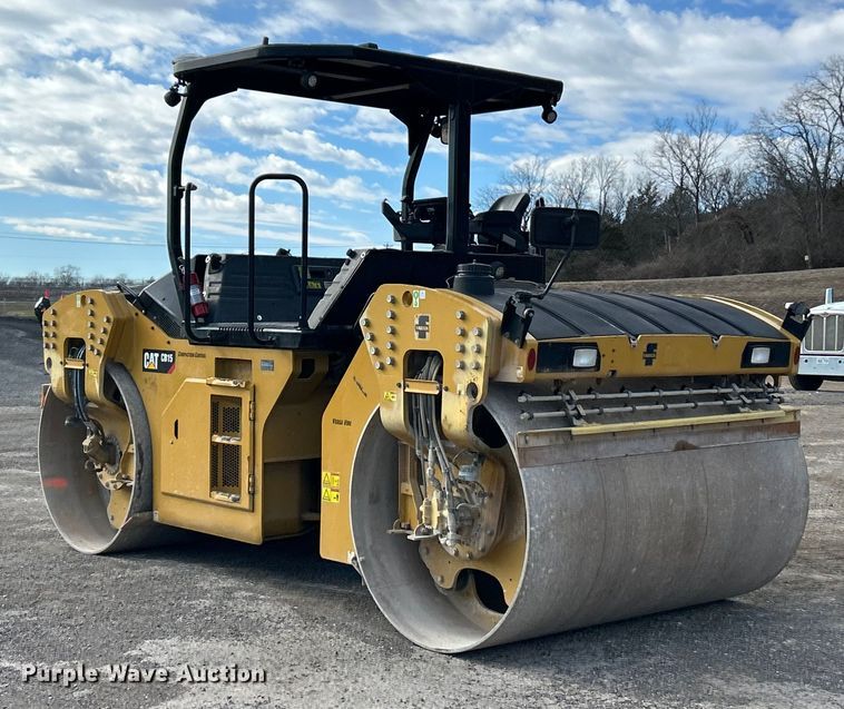 image for item ET6895 2018 Caterpillar CB15 double drum vibratory roller